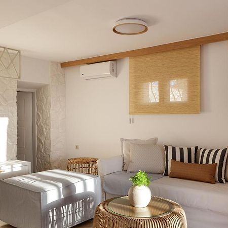 Villa Seashell -Wonderful Newly Renovated Villa On The Beach Galatás 외부 사진