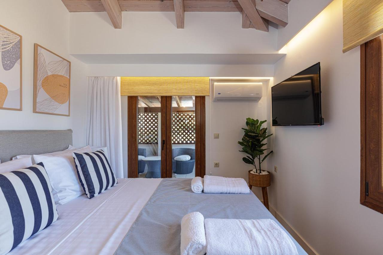 Villa Seashell -Wonderful Newly Renovated Villa On The Beach Galatás 외부 사진