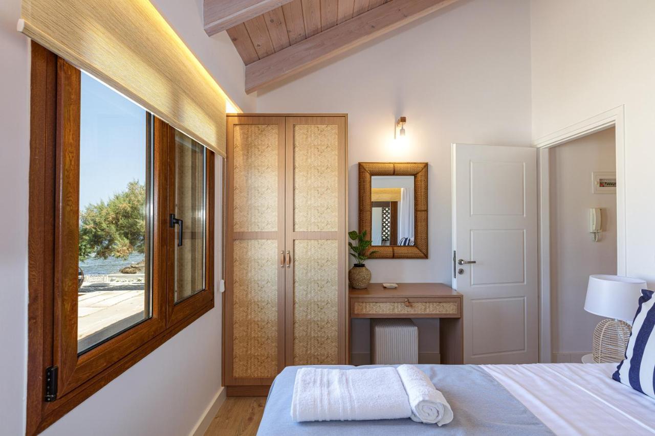 Villa Seashell -Wonderful Newly Renovated Villa On The Beach Galatás 외부 사진