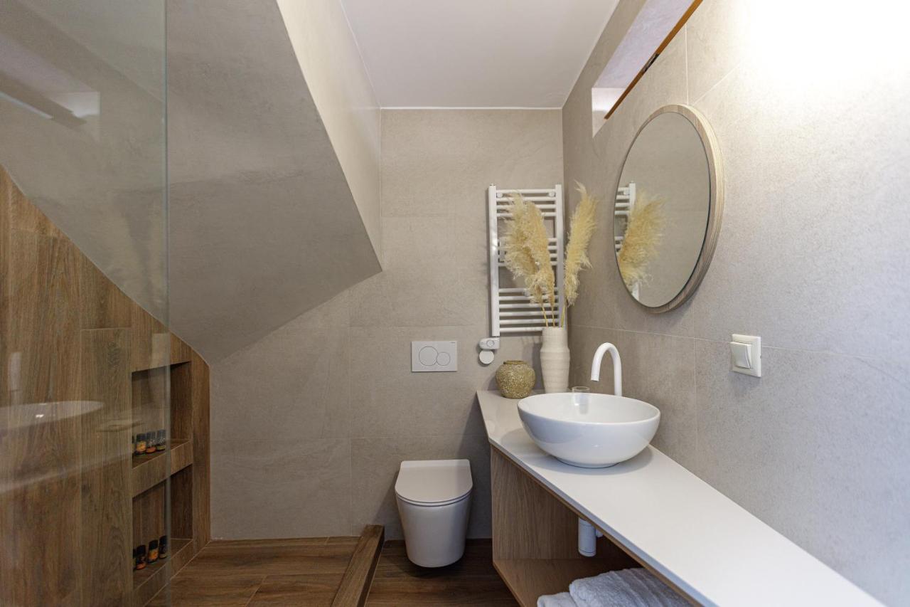 Villa Seashell -Wonderful Newly Renovated Villa On The Beach Galatás 외부 사진