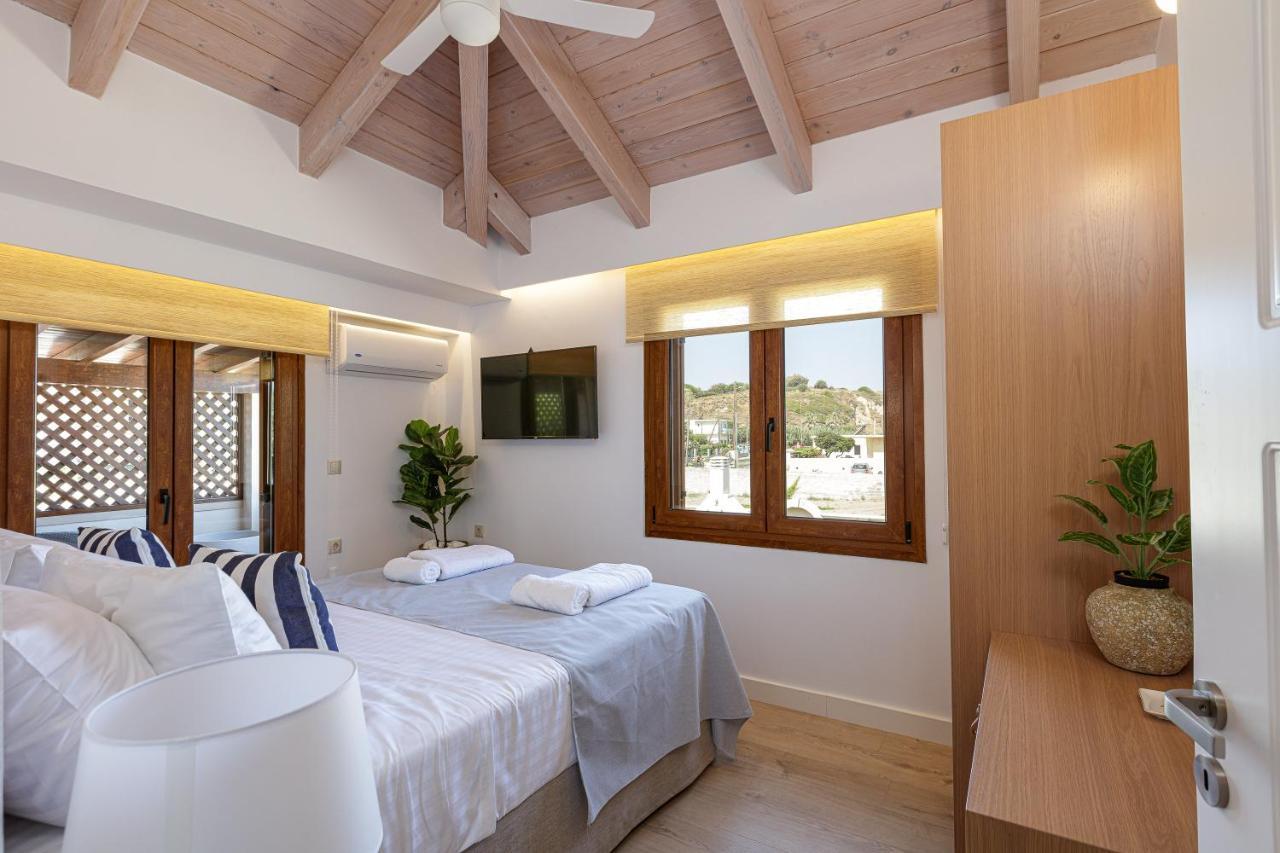 Villa Seashell -Wonderful Newly Renovated Villa On The Beach Galatás 외부 사진